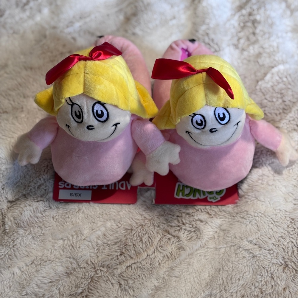 The Grinch Cindy Lou Who Women’s Slippers in XS/S - Picture 1 of 3